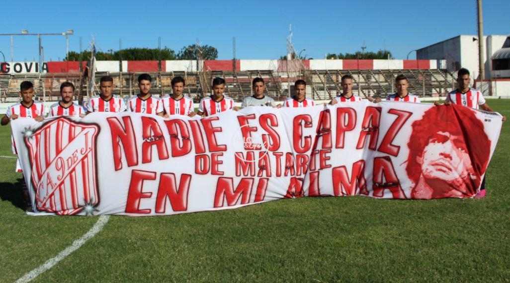 9dejulio-Bandera Maradona