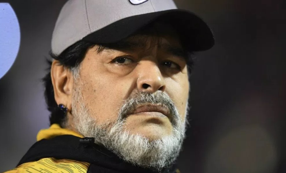 diego-maradona-radiomitre