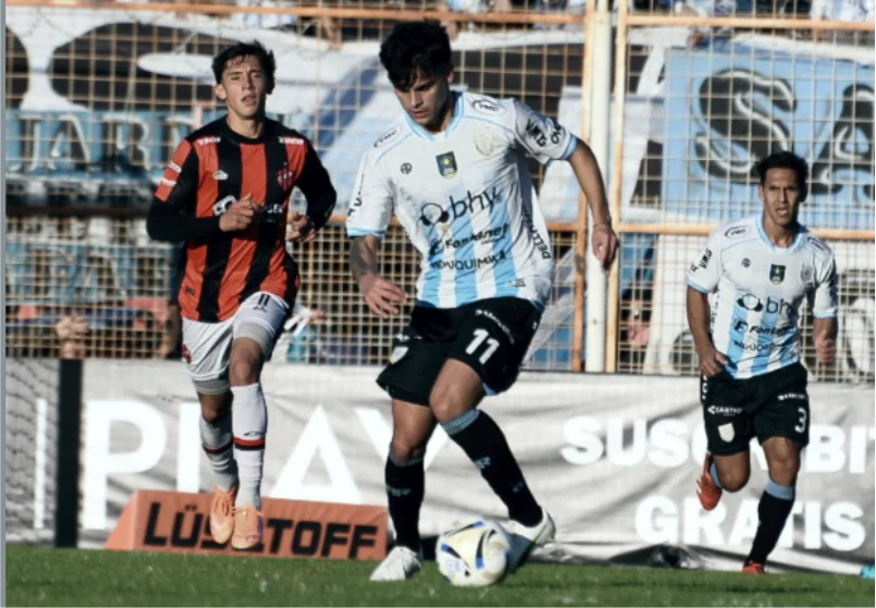 Atlético y Patronato, mano a mano en el Monumental.